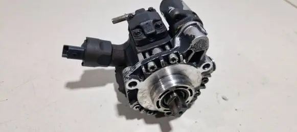 Ford Focus C-MAX Fuel injection high pressure pump A2C27100268