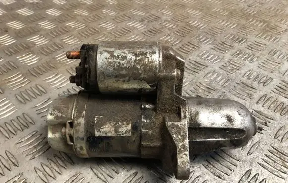 Subaru Impreza II Starter motor 23300AA450 M000T30471