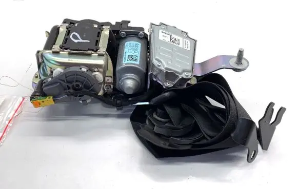 Mercedes-Benz E W212 Front seatbelt 