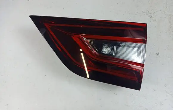 Tailgate rear/tail lights