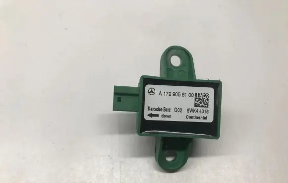 Mercedes-Benz C W204 Airbag deployment crash/impact sensor A1729056100