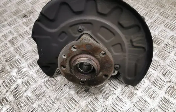 Volkswagen Tiguan Front wheel hub
