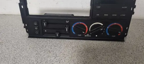 BMW 5 E34 Climate control unit 62131384141 61311391764 8351115