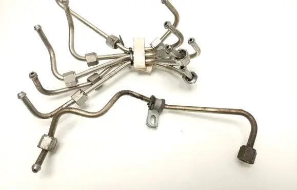 Volvo S80 Fuel injector supply line/pipe 