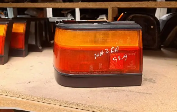 Mazda 929 Rear/tail lights 7R0186025 0437819 0437819L