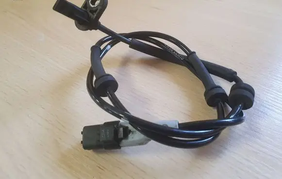 Citroen C4 I Picasso ABS rear brake sensor 9653663180