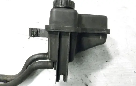 Peugeot 607 Power steering fluid tank/reservoir 