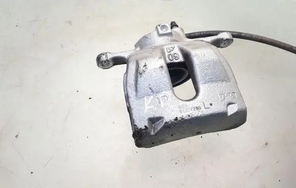 Toyota C-HR I Front brake caliper 