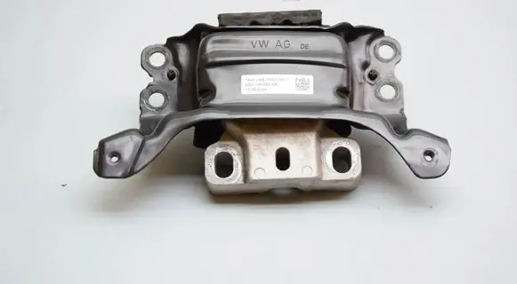 Skoda Octavia Mk4 Engine mount bracket 5Q0199555AB