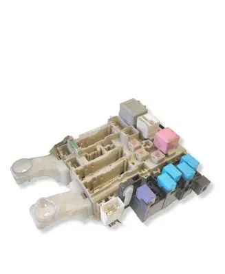 Toyota RAV 4 (XA30) Fuse module 8273042360 1E270320 0822