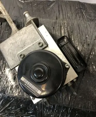 Mercedes-Benz C W203 ABS Pump A0064310312Q01 A0365454032