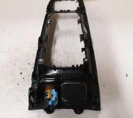 Citroen C5 Gear shifter surround trim plastic 9682457777