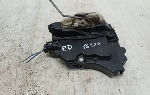 Mitsubishi Outlander Front door lock