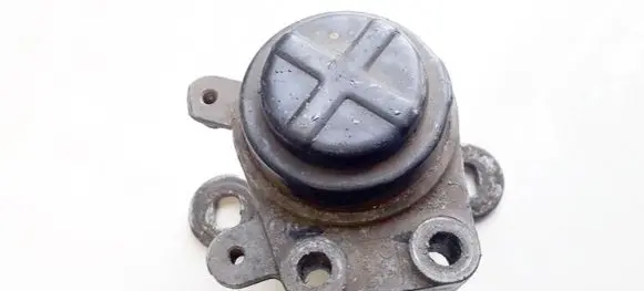 Ford Mondeo Mk III Engine mount bracket hl838m90