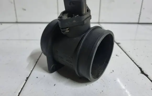 Volvo V70 Mass air flow meter 0280218088 8670115