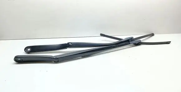 BMW 5 F10 F11 Front wiper blade arm 7182459 61617182459
