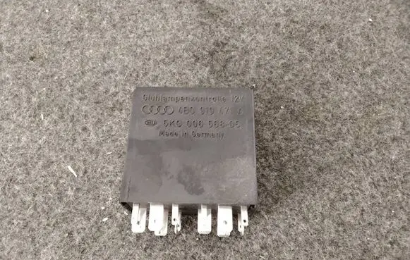 Audi A6 S6 C5 4B Light relay 4B0919471A 5KG00656805