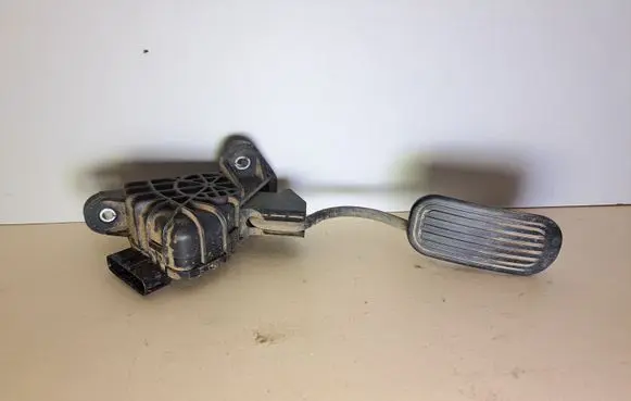 Toyota Hilux (AN10, AN20, AN30) Accelerator throttle pedal 781200K010 1988003140