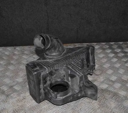 Nissan Note (E11) Air filter box