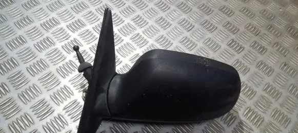Hyundai Elantra Front door electric wing mirror E4012151
