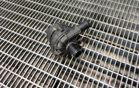 Volkswagen ID.3 Electric auxiliary coolant/water pump 1EA965567A