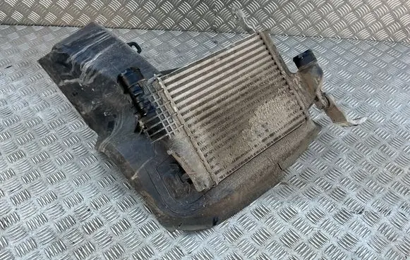 Opel Vivaro Intercooler radiator P9806562180 9806562180