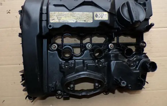 BMW 1 F20 F21 Rocker cam cover 7611277
