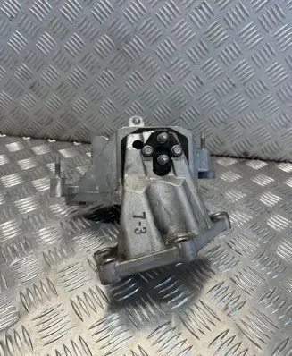 KIA Sportage Engine mount bracket 22l24n65