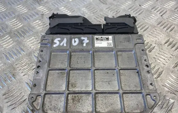 Toyota Auris 150 Engine control unit/module 8966102D71 MB1758009570