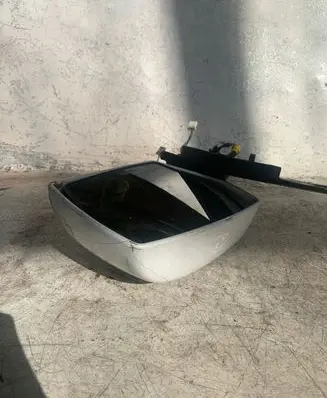 Nissan Quest Front door electric wing mirror