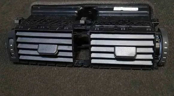 Volkswagen Jetta VI Dashboard air vent grill cover trim 5C7819728 5C8819728
