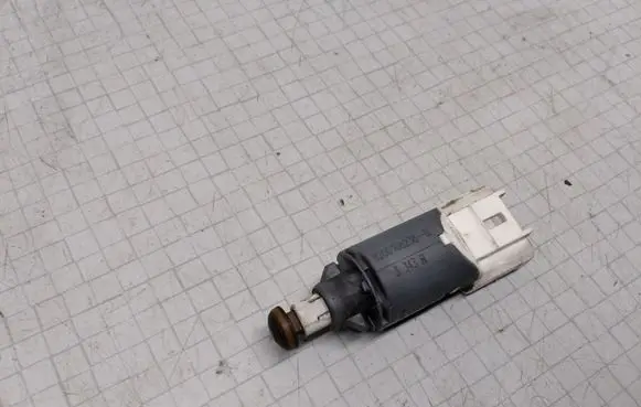 Renault Megane II Brake pedal sensor switch 8200168238B