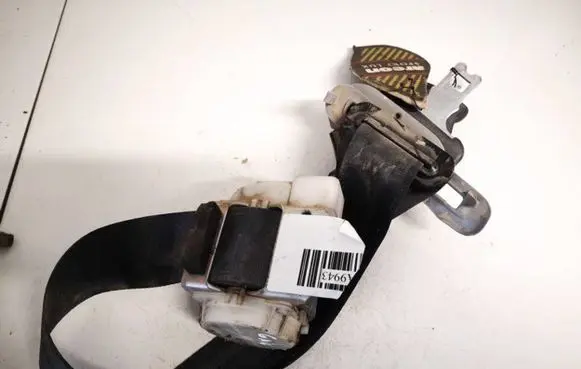 Toyota Yaris Middle seatbelt (rear) 7e6070