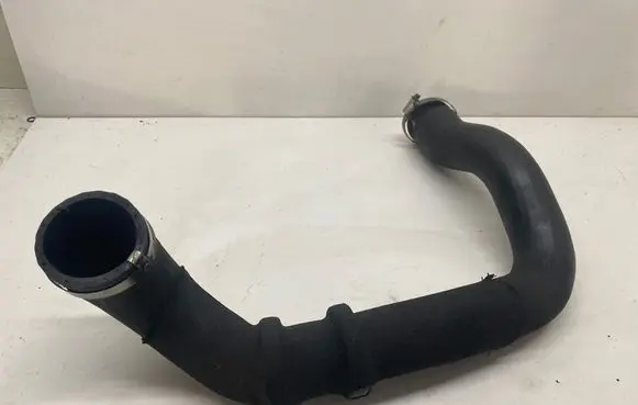 Land Rover Evoque I Intercooler hose/pipe BJ326K863AD D05WC