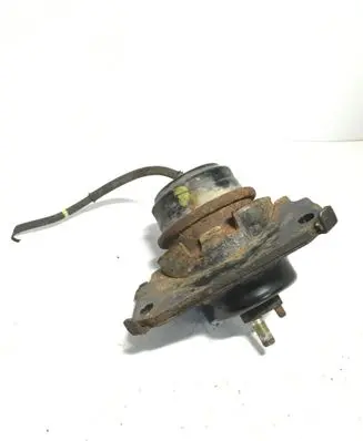 Toyota Land Cruiser (J120) Engine mount bracket