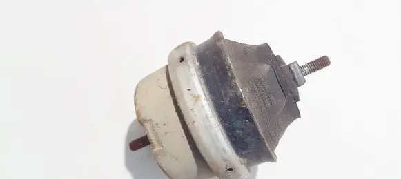 Audi A4 S4 B5 8D Engine mount bracket 8d0199382e 8d0199382g