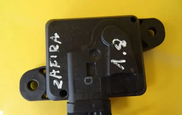 Opel Zafira B Airbag deployment crash/impact sensor 09133263