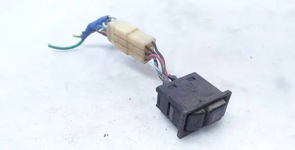 Volkswagen PASSAT B3 Windscreen/window heater switch