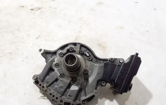 Volvo S90, V90 Oil pump 