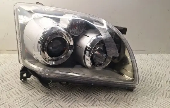 Toyota Avensis T250 Headlight/headlamp 8113005240 20B737