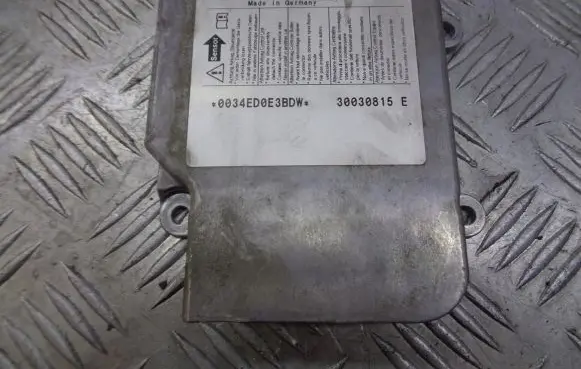 Skoda Fabia Mk1 (6Y) Airbag control unit/module 1C0909601A