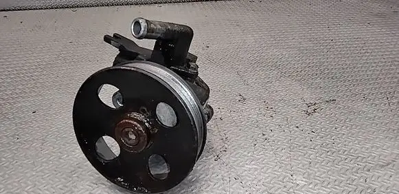 KIA Sportage Power steering pump 571002E200