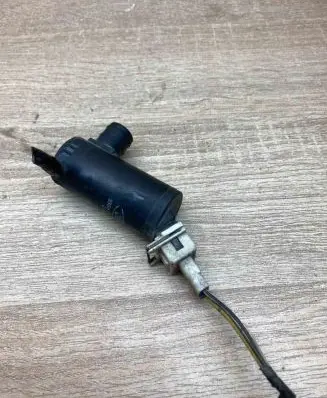 Ford Transit Windscreen/windshield washer pump 93BB17K624AA WithPlug
