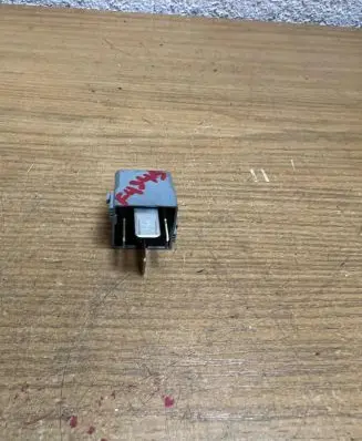 Mercedes-Benz E W211 Other relay A0025422819 F4343