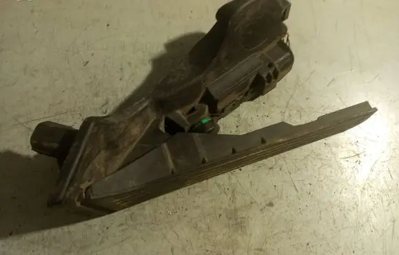 Volkswagen Touran I Accelerator throttle pedal 1T1723503H 6PV00868901