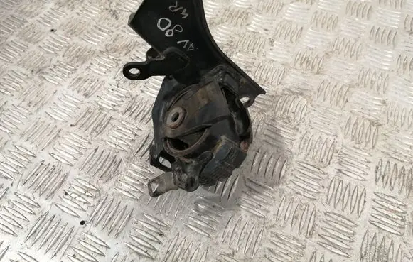 Toyota Avensis T250 Engine mount bracket 123720R010