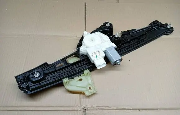 Renault Captur II Front window lifting mechanism without motor 807203293R C98392201