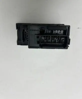 Volkswagen Golf III Light switch 5605658b