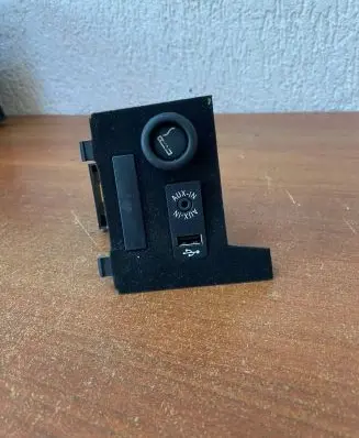 BMW 6 F12 F13 AUX in-socket connector 51169197318