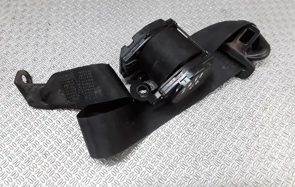 Volkswagen Fox Rear seatbelt